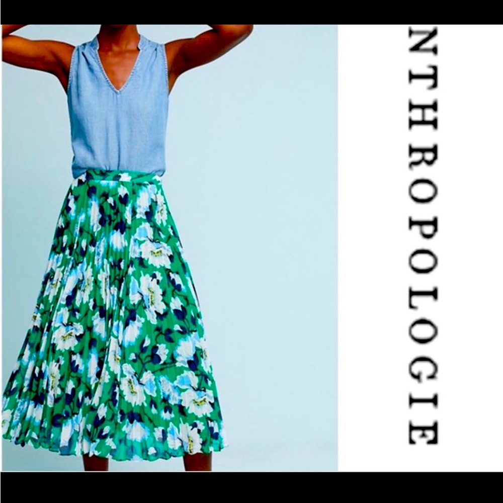 Pleated midi skirt